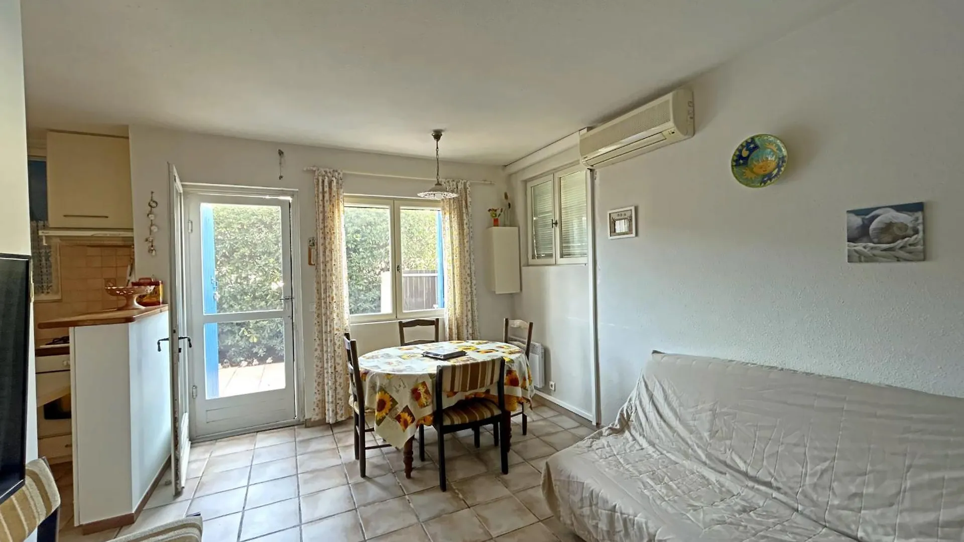 Apartment Appartement 6 Pers. Aux Saintes-Maries-De-La-Mer - Fr-1-475-223